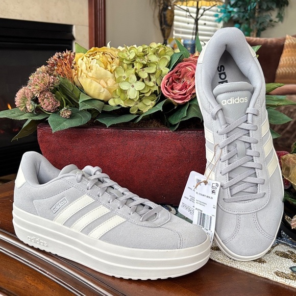 adidas Shoes - Brand New Adidas VL Court Bold Sneakers Lace Up Skateboarding Platform 3-Stripe